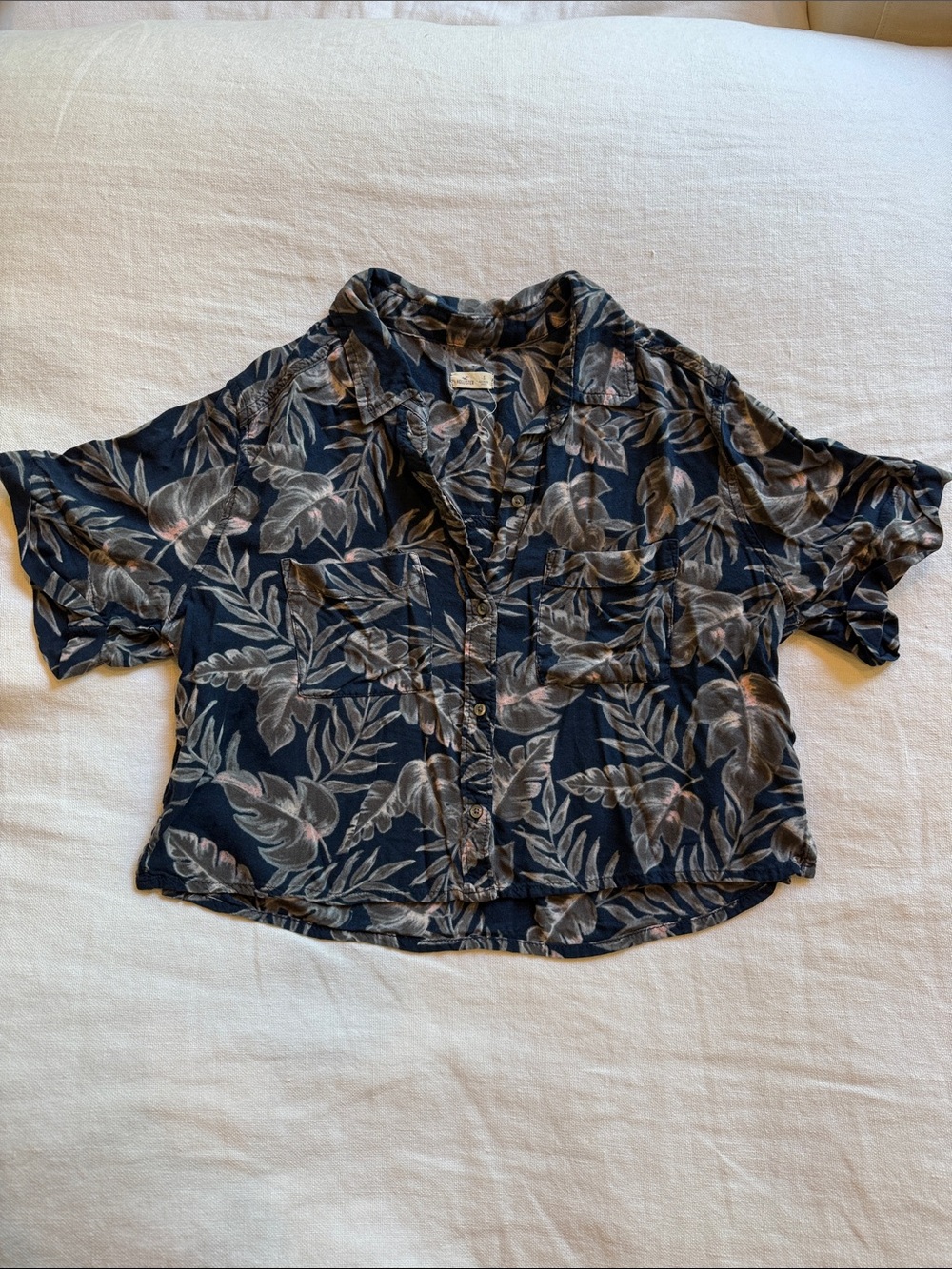 Hollister Black Tropical Print Short-Sleeve Button-Down